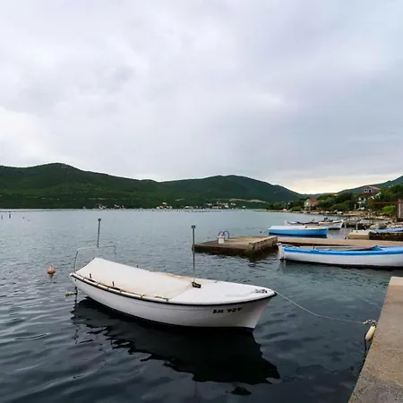 Ere Zuronja-one-bedroom With Sea View 1 Appartement *