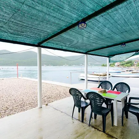 Ere Zuronja-one-bedroom With Sea View 1 Appartement *