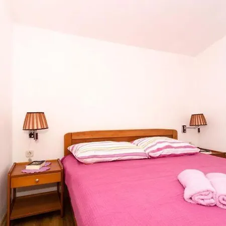 Apartment Ere Zuronja-one-bedroom With Sea View 1