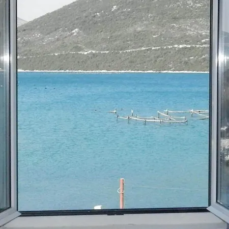 Ere Zuronja-one-bedroom With Sea View 1 Putnikovic